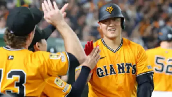 岡本和真が自由契約に　MLBブルージェイズ移籍に伴いNPB公示　通算248本塁打の「巨人の4番」が海を渡る