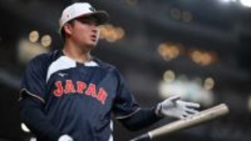 村上宗隆「さぁ行きましょう」日の丸もって燃える男　侍ジャパンは連覇をかけて初陣へ　前回大会スランプから日本を救った村上が爆発するか