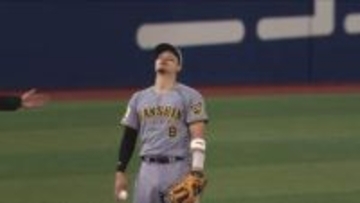 【阪神】佐藤輝明が牧秀悟の強打に大ジャンプも惜しくもグラブからこぼれ天仰ぐ