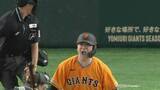 「【巨人】田中将大が打席で怒りの表情　スチュワート・ジュニアの152キロ直球が頭部付近に」の画像1