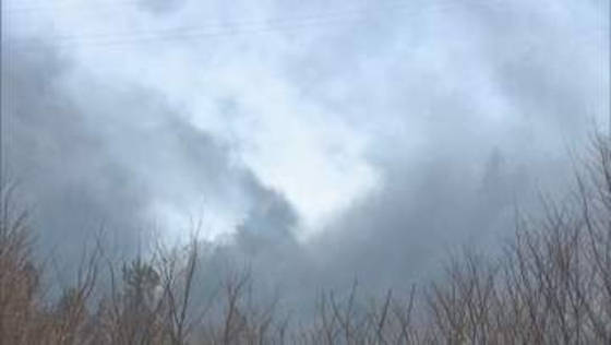 群馬・上野村の山林火災、鎮火のめどたたず…火は集落から遠ざかり、避難指示は解除