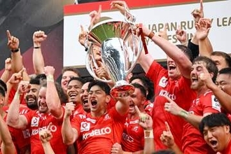 ラグビーリーグワン・神戸が初優勝　前半大接戦も後半無失点で東京ベイを振り切る