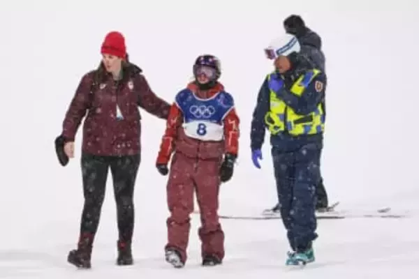 【女子ハーフパイプ】小野光希がみせたライバルへの行動　激しく転倒したカナダ選手の元にいち早く駆け寄り体支え気遣う