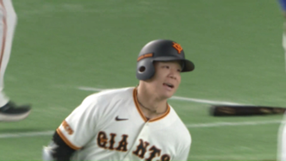 “帝京の先輩がホームラン打ったときに・・・”　巨人・佐々木俊輔はホームラン後も全力疾走