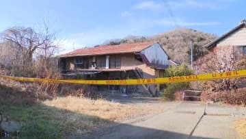 81歳女性遺体　死因は手や指で首を圧迫による窒息死　窃盗容疑で逮捕の知人男が事情知っているとみて捜査　群馬・富岡市