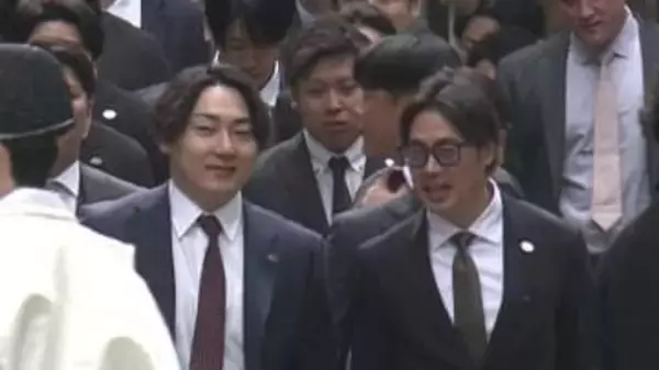 巨人・丸佳浩は2000安打に向け「1本1本積み重ねて」　宮崎神宮参拝で「ケガなく1年できたら」願う