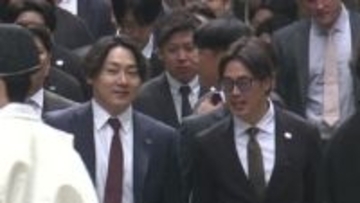 巨人・丸佳浩は2000安打に向け「1本1本積み重ねて」　宮崎神宮参拝で「ケガなく1年できたら」願う