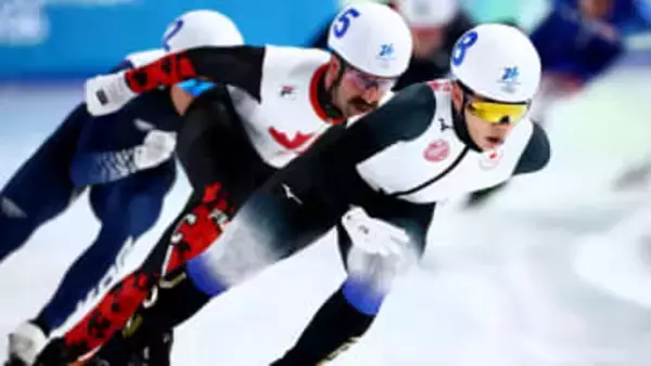 【マススタート】男子準決勝　駆け引きが醍醐味　佐々木翔夢は2位で決勝進出　蟻戸は周回ポイント獲得し、ギリギリ上位8位で滑り込み