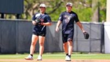 【侍ジャパン】マイアミの最高気温は29℃　ズボンをグッとたくし上げ…快晴の中で汗を流す