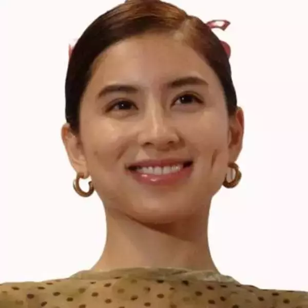 ラブリ 36歳、出産を報告「最初の抱っこは娘に、そして夫に」　近年は白濱イズミ名義でも活動