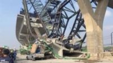 タイで工事用のクレーン倒壊し2人死亡　前日も列車にクレーン直撃し32人死亡事故