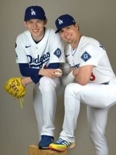 【MLB】おちゃめな一面も見られるメジャーリーガーのフォトデー日程決定　昨季は佐々木朗希がキケのおひざにちょこん＆大谷翔平が絶対しないしぐさ披露