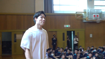 【男子バスケ】馬場雄大の196センチの長身を作ったものは？成長期の中学生の「身長」に関する繊細な質問にズバリ回答