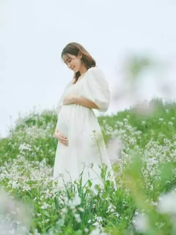 藤井サチ、第1子妊娠を発表　ふっくらとしたおなかの写真を公開　「いつか母になりたいと思っていた」