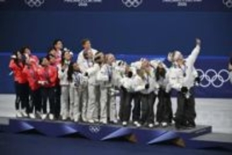 【フィギュア】日本含むメダリストのスケート靴が刃こぼれ「表彰台がアスファルトのような状態」日本連盟が抗議