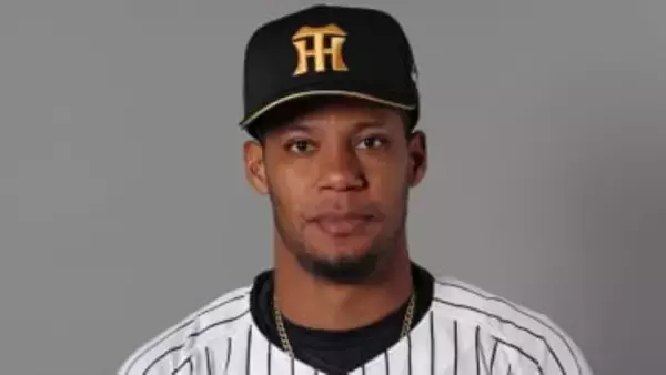 【阪神】新助っ人・モレッタがハプニング起こし照れ笑い　藤川監督もコミカルなリアクション見せる