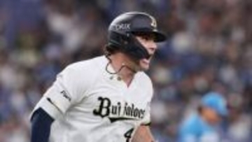 オリックス期待の大砲が目覚めたか？　5階席に飛び込む特大HRに続き同一カード2本目の一発　苦しむ助っ人に笑顔はじける