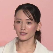綾瀬はるか「俳優人生においてかけがえのない宝物」　東野圭吾さんを追悼　ドラマ『白夜行』に出演