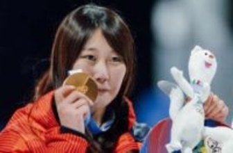 ビッグエア・金メダルの村瀬心椛「着地した瞬間に鳥肌」「攻めて着地しないと金はなかった」と逆転の3回目を振り返る