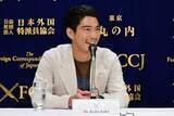 「賀来賢人、日本外国特派員協会で会見　プロデューサー務めた映画をアピール「本当に思い入れのある作品」」の画像1