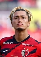 ワンピースのゾロを再現した鈴木優磨が話題に　千葉戦、終了間際の激しいボールキープ!!　首位を走る鹿島の好調を牽引する力あふれる一枚