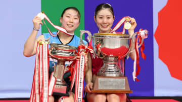 【バドミントン】志田＆五十嵐ペアが優勝　結成3か月初の頂点に　元シダマツの松山奈未も見守る