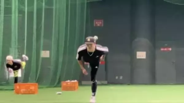 巨人・坂本勇人が自主トレ公開　石塚裕惺に加え廣岡大志や秋広優人なども参加