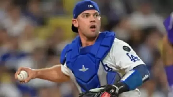 【ドジャース】昨季終盤の窮地を救った捕手が戻ってくる！　ロートベットを再獲得　一方、世界一連覇貢献の左腕バンダがDFAに