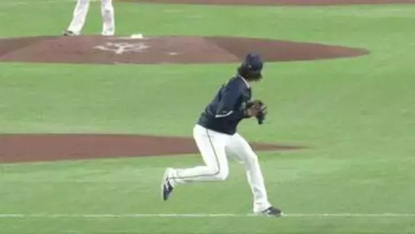 【ヤクルト】長岡秀樹の軽快プレーに解説・内川聖一さんも感嘆の声「しっかりと体で覚えた角度がある」