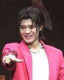 「新浜レオン、芸人ではなく「歌手」と強調　30代の目標は「がんばレオンと膝スラだけじゃない」」の画像1