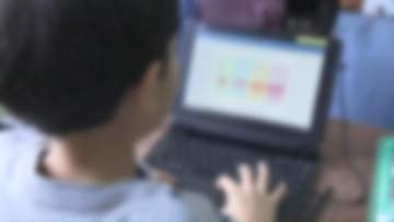 学校にデジタル教科書「正式導入」2030年度から