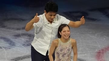 りくりゅう・木原龍一が任務完了のサムズアップ　リフト＆空中ジャンプ決めた後の三浦璃来のミスをすばやく修正　直された三浦は大爆笑