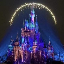 【TDL】9月で終了　夜のショー　シンデレラ城の上空をドローンが彩る
