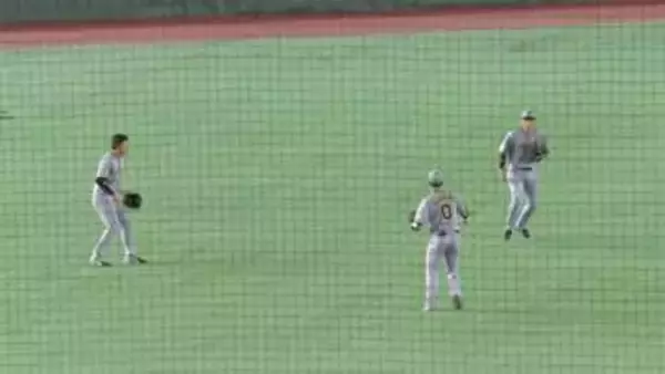 【巨人】浅野翔吾の今季初ヒットは予想外の二塁打　高く舞い上がった打球は3選手の間にポトリ