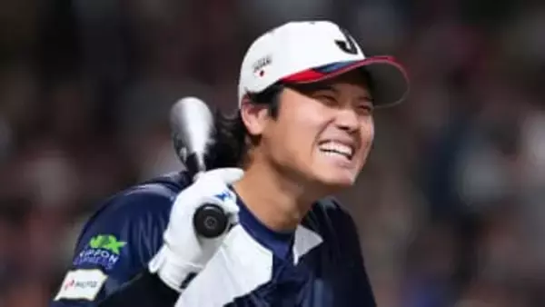 大谷翔平がバックスクリーン上部に豪快弾連発！　チャイニーズ・タイペイの選手たちも“憧れるのをやめられない”様子