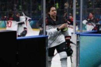 「先輩方との最後の試合だったので…」アイスホッケー日本が予選敗退...志賀姉妹が涙こらえ悔しさ