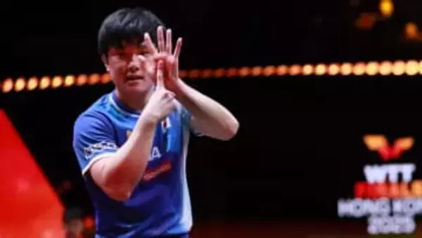 【卓球】初の年間王者に輝いた張本智和が世界ランク4位に浮上　決勝で戦ったモーレゴードと入れ替え