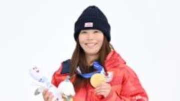 深田茉莉「麗楽ちゃんのおかげで取れたと思う」同部屋の岩渕との微笑ましいやりとり明かす　スロープスタイルで金メダルの快挙【スノーボード】