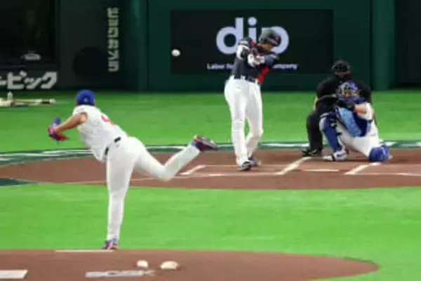 【WBC】大谷翔平　今大会初戦、第1打席、初球2塁打の神業一打　満員の観客から割れんばかりの大歓声