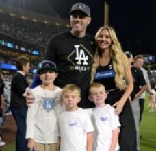 フリーマン家二男ブランドンくんが5歳の誕生日　家族みんなで大好きな動物たちに会ってご満悦