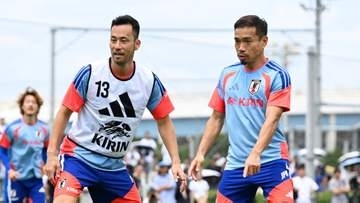 長友佑都「ここに来ると10歳くらい若返る」　サッカー日本代表が始動　吉田麻也との再会に「お互いしぶといな」