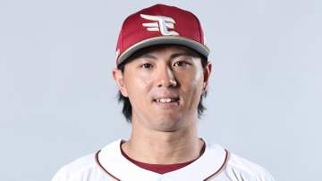 【楽天】新戦力が笑顔の輪をつくる円陣　選手・コーチらが肩を組み心を合わせる「絶対勝つぞ！」
