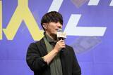 「成宮寛貴、コルセットを巻きながら映画撮影　「“1億円”を持って走らなきゃ」」の画像1