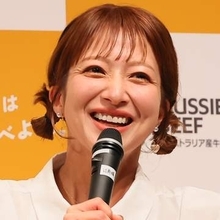 辻希美、杉浦太陽に“あ～ん”「お肉と共に愛も深まる」　第5子妊娠時つわりを支えた家族愛