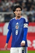 突如グラサン姿で南野拓実に「サンキュー兄弟」　W杯優勝経験者で同僚の世界的MF　日本代表ユニ着用しSNSに投稿