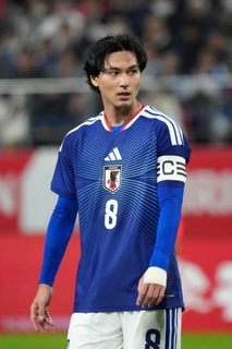 突如グラサン姿で南野拓実に「サンキュー兄弟」　W杯優勝経験者で同僚の世界的MF　日本代表ユニ着用しSNSに投稿