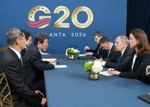 茂木外相、露ラブロフ外相と会談　拘束されている記者の即時解放を強く要請