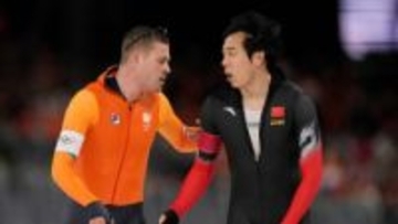 オランダ選手が怒り　スピードスケートでレーンの優先行われず接触　中国選手は進路妨害で失格