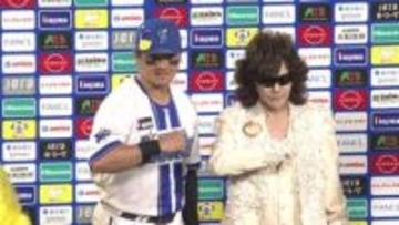 【DeNA】牧秀悟がバースデーに躍動「家出る前に嫁には力むなと言われたが、めちゃくちゃ力んだ」セレモニアルピッチに登場した龍玄としさんとデスターシャ