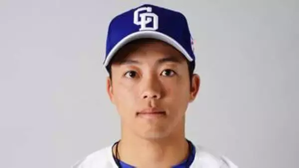 【中日】1軍復帰の岡林勇希にヒヤリ　初回に自打球が右膝を襲う…一時ベンチに下がるもプレーを続行
